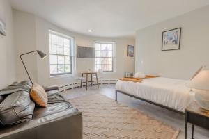 Sleek Studio Apartment in the South End