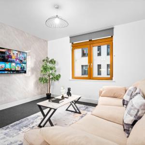 Modern 2 Bedroom Apartment - City Center - Kings Bed - Netflix 81U