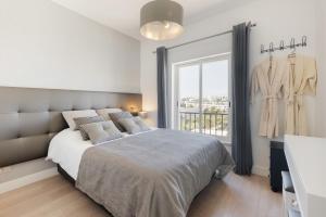 Deluxe Figos by Ocvillas