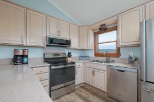 6044 - A Sailors View