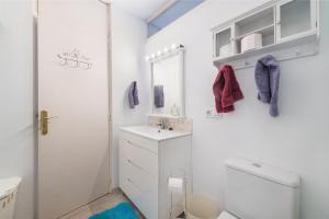 Edificio Canopus, Apartamento 23 en primera linea de la playa