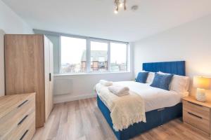 Bright 2BR Apartment at Trinity Point