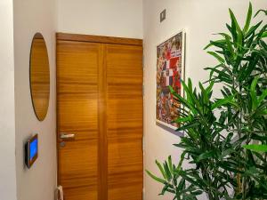 Cozy & Modern Apartment Near Everything