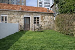 417 Garden !2 min to Metro ! 15min Walk to Porto