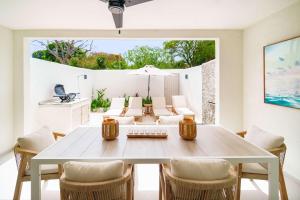 New Stylish 2BR Villa Walk to Beach Pool