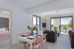 Beachfront Apartment Sunrise - Residence Srzić