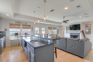 Walk to Shore: Group Getaway in Crystal Beach!