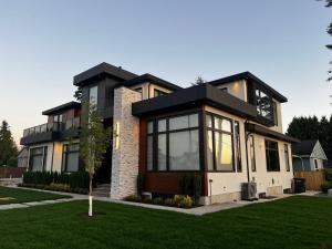 Cozy 2 Bedroom Suite in Burnaby