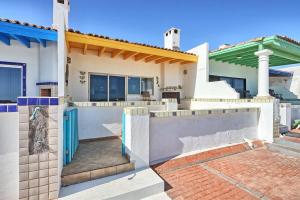 Cozy Beachfront Condo Las Olas II 10