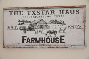 Awesome Haus with Gameroom, 4Blks to Center of Town!