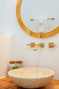 Venetian and Santorini Wellness Bundle