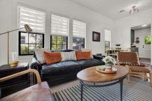 Creeks Edge Peaceful Retreat with Firepit