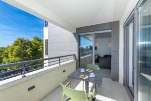 Beachfront Apartment Sunrise - Residence Srzić