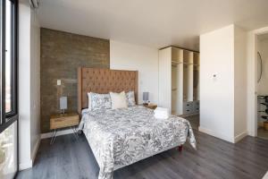 Revolucion Border - Stylish Downtown Suite