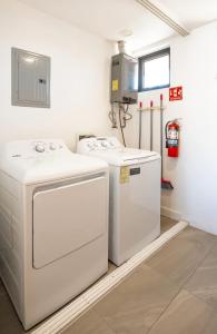 Revolucion Border - Stylish Downtown Suite