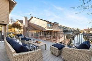 Luxury on Lake LBJ with Hot Tub Firepit & Boat Slip