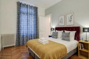 Appartements Marignan Champs Elysées