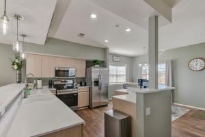 Amazing 2 bed 2 bath with Gorgeous View