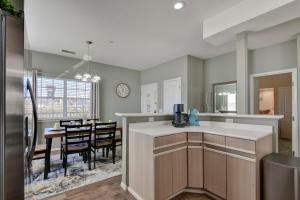 Amazing 2 bed 2 bath with Gorgeous View