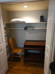 Cozy & Private basement suite, centrally located
