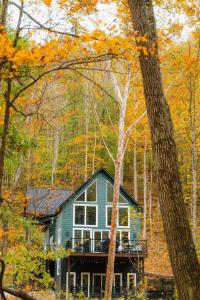 The Greenhouse with Indoor Slide close to Hocking Hills