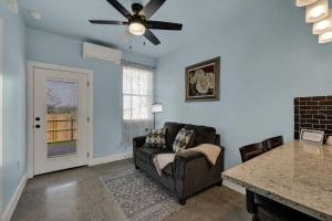 Cozy Casita with Hot Tub – Six Minutes from Main Street