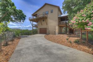 Canyon Lakehouse Panoramic Lake Views with Firepit!