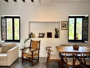 Hacienda Clavero Three Patio Apartment