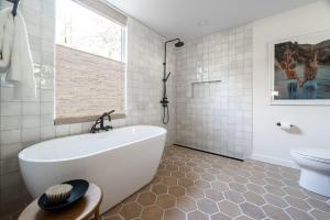 Koselig Hus with Cowboy Pool & Outdoor Shower