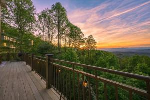 Mtn View Sleeps 18 Game Room Hot Tub Grill