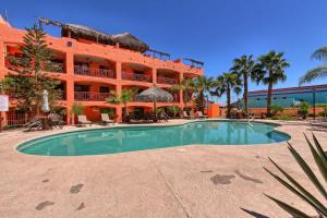 Charming Colorful Condo Near Pool - Pueblos D-101