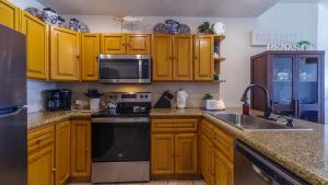Seas The Moment In Paradise Spacious and Chic Condo