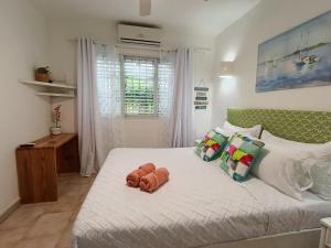Punta Poppy beach Apt 3 minutes walk Oasis Hotel