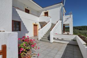 O Ampelonas toy kyr Giorgou 2