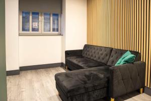 City Centre Apt With Super King Bed Washer Dryer Fast Wi-Fi And Netflix