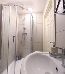 D- Cosy Private Ensuite Sheffield Centre