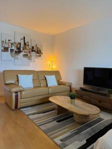 Charme et Elégance- Entre Ville Lumière et Nature