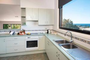 4BR Pet friendly home with ocean views