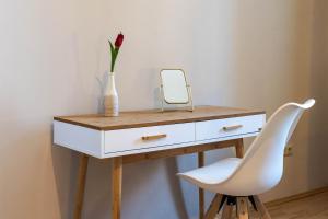 Large Comfortable Apartment I 15 Minutes to City Center
