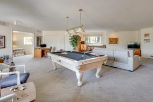 Near Trails Luxe Mountain-View Retreat in Tucson!