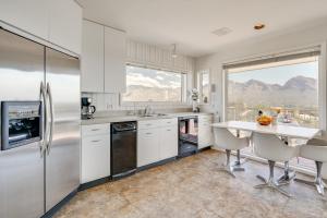 Near Trails Luxe Mountain-View Retreat in Tucson!