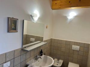 8 min walk to Station - Elegant Central Apartment