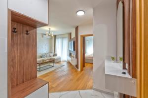 SkyLux Balkan Square