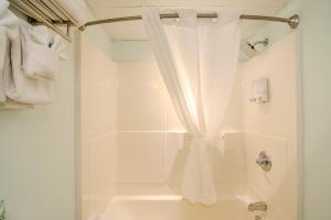 Oceanfront Studio at Sand dunes with 2 beds