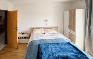 Cozy Apartment In Rab With Harbor View