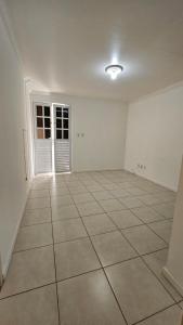 Village em Patamares 1 quarto a 500m da praia