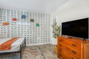 Maine Forest Hideaway