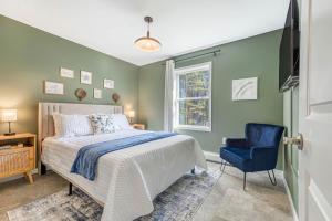 Maine Forest Hideaway