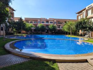 Superb apartment in residence with pool