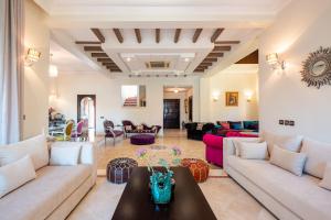 3 BDRM Villa Garden & Pool Front